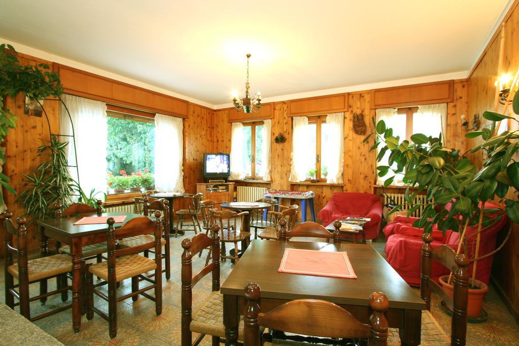 Hotel Edelweiss Villeneuve Kültér fotó