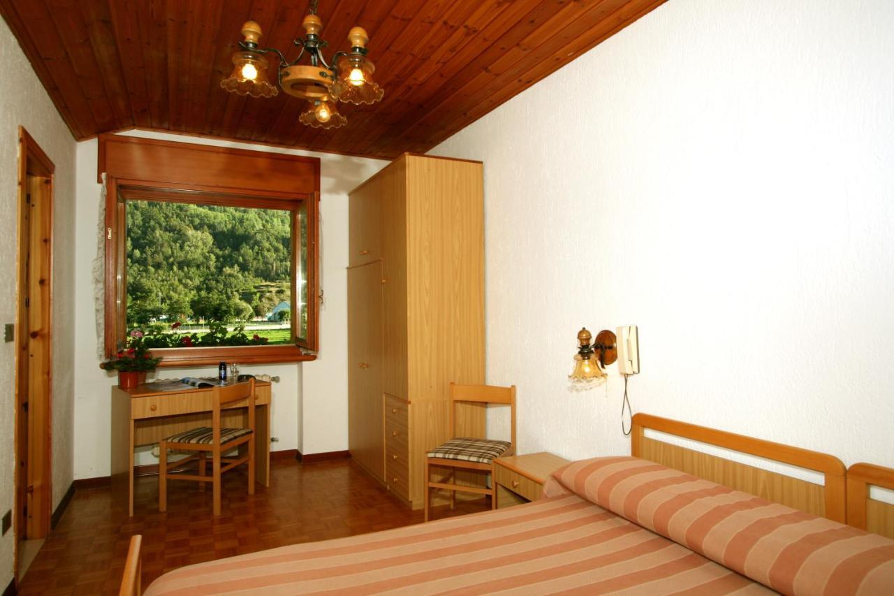 Hotel Edelweiss Villeneuve Szoba fotó